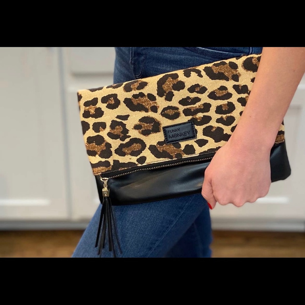 Leopard clutch